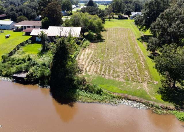 Property at 1013 S Main St, Breaux Bridge, LA 70517