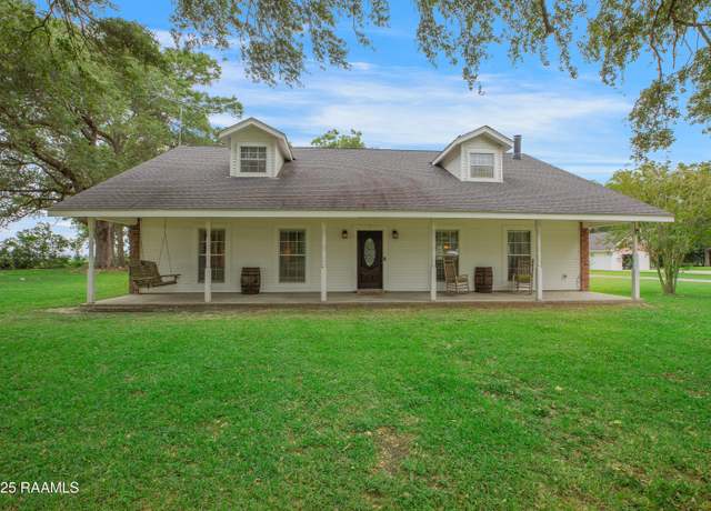 Property at 111 W Oaklawn Dr, Franklin, LA 70538, 4 beds, 4 baths