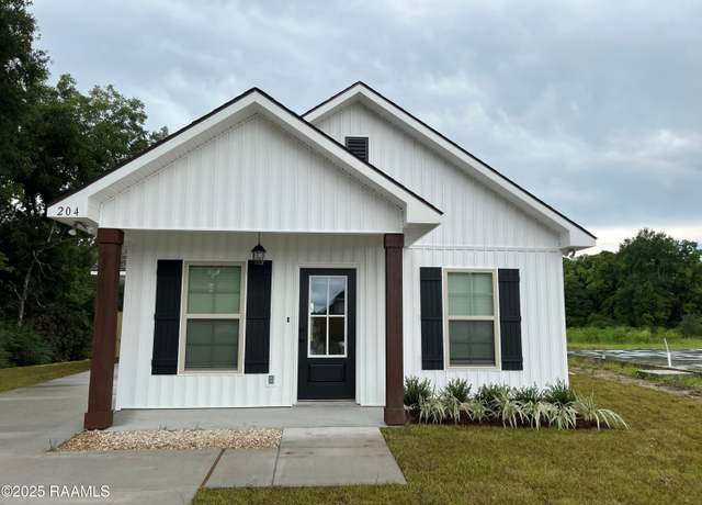 Property at 204 Yorktown Ct, Lafayette, LA 70507, 3 beds, 2 baths