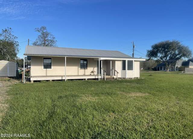 Property at 1004 David Rd, St. Martinville, LA 70582, 3 beds, 2 baths