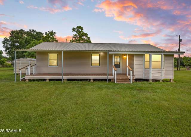 Property at 1004 David Rd, St. Martinville, LA 70582, 3 beds, 2 baths