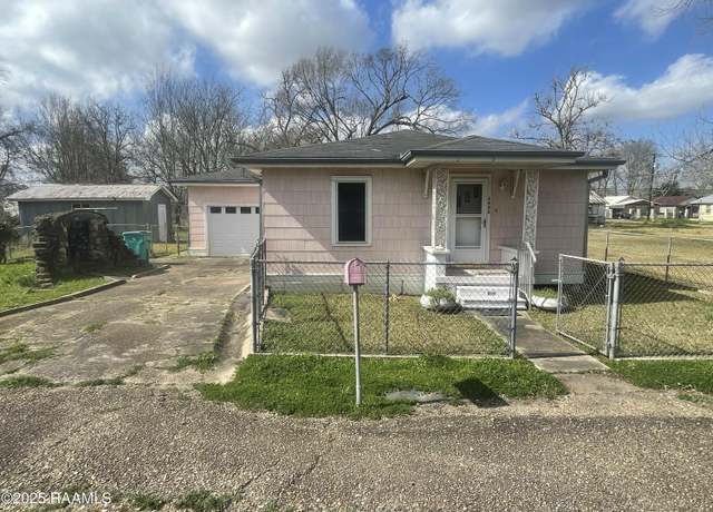 Property at 1633 Bossier St, Opelousas, LA 70570, 3 beds, 1 bath