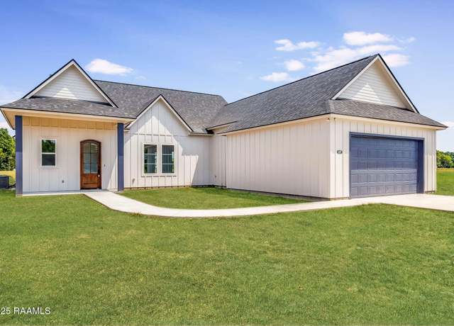 Property at 125 Chase Dr, Scott, LA 70583, 3 beds, 2 baths
