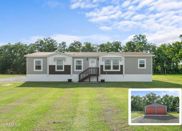 Property at 1318 Orange Grove Dr, New Iberia, LA 70560, 3 beds, 2 baths