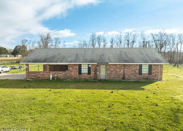 Property at 164 Nornet St, Ville Platte, LA 70586, 3 beds, 2 baths