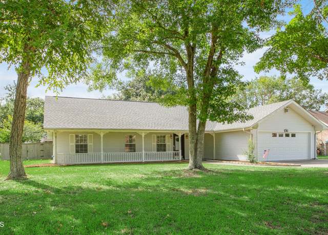 Property at 706 Rue De Onetta, New Iberia, LA 70563, 3 beds, 2.5 baths