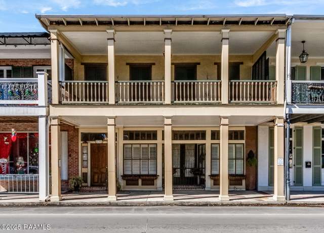 Property at 130 S Main St, St. Martinville, LA 70582, 4 beds, 3 baths