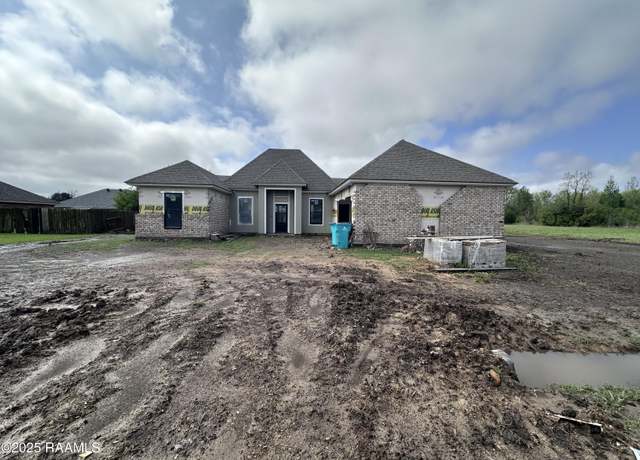Property at 153 Squirrel Ln, Sunset, LA 70584, 3 beds, 2.5 baths