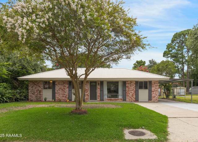 Property at 109 Guadalajara St, New Iberia, LA 70563, 3 beds, 2 baths