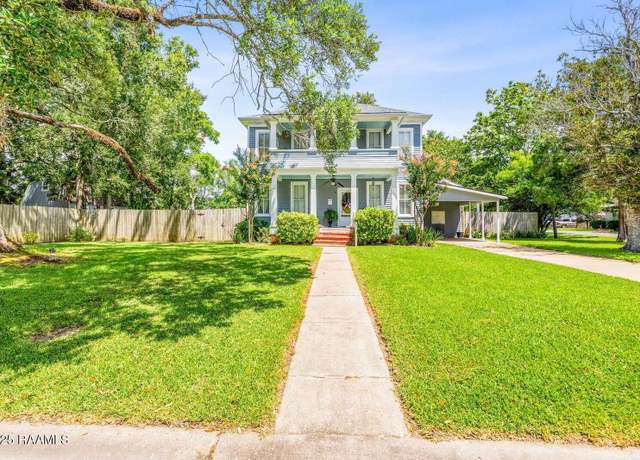 Property at 125 E 8th St, Crowley, LA 70526, 4 beds, 2 baths