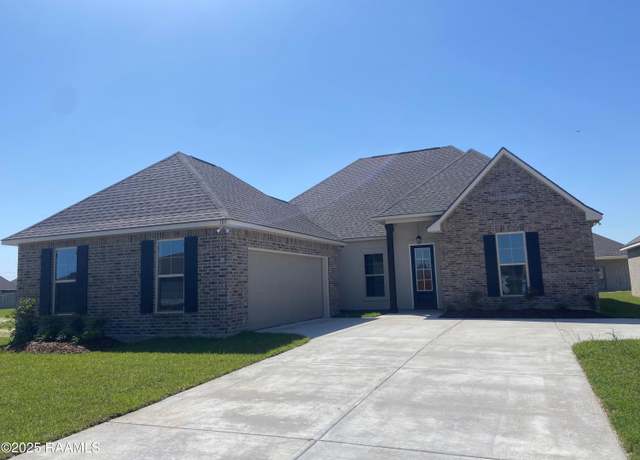 Property at 105 Grimmon Rd, Youngsville, LA 70592, 5 beds, 3 baths
