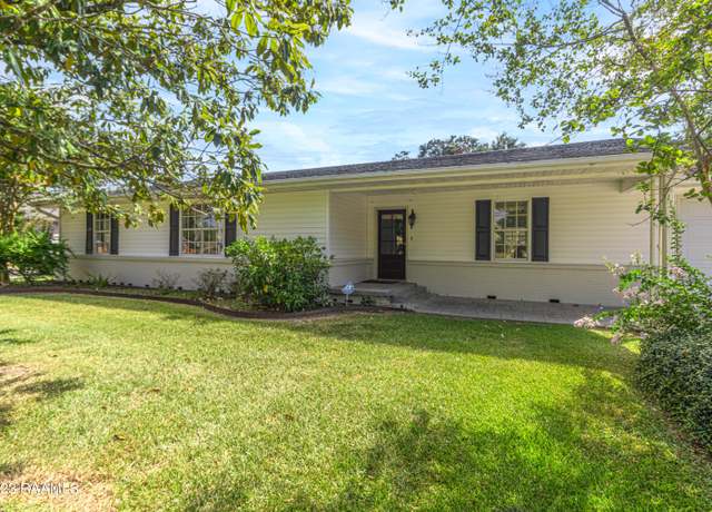 Property at 110 Karen Dr, Lafayette, LA 70503, 3 beds, 2 baths