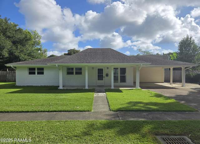 Property at 121 Lynn Dr, Lafayette, LA 70508, 3 beds, 1.5 baths