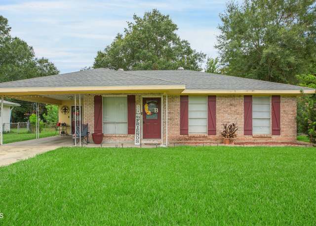 Property at 514 Bayard St, New Iberia, LA 70560, 3 beds, 1 bath
