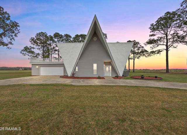 Property at 1039 S Parks Dr, St. Martinville, LA 70582, 3 beds, 2.5 baths