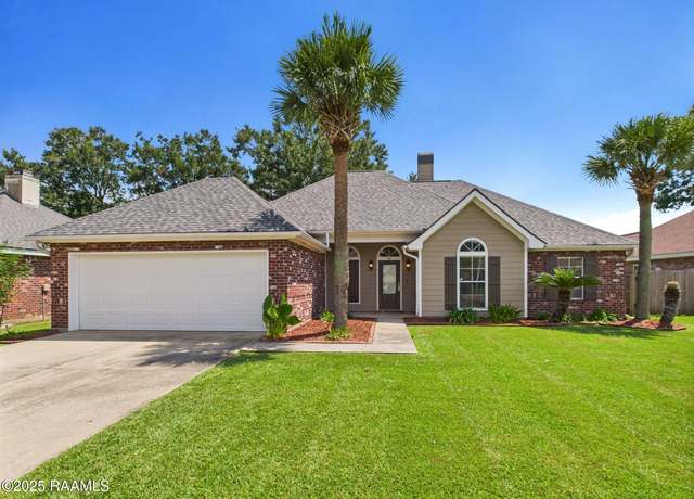Property at 214 Crest Cir, Youngsville, LA 70592, 4 beds, 2 baths