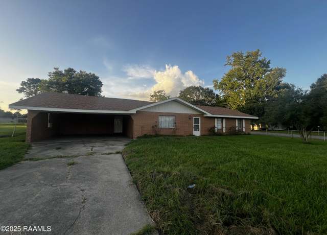 Property at 700 Iberia St, Youngsville, LA 70592, 3 beds, 2 baths