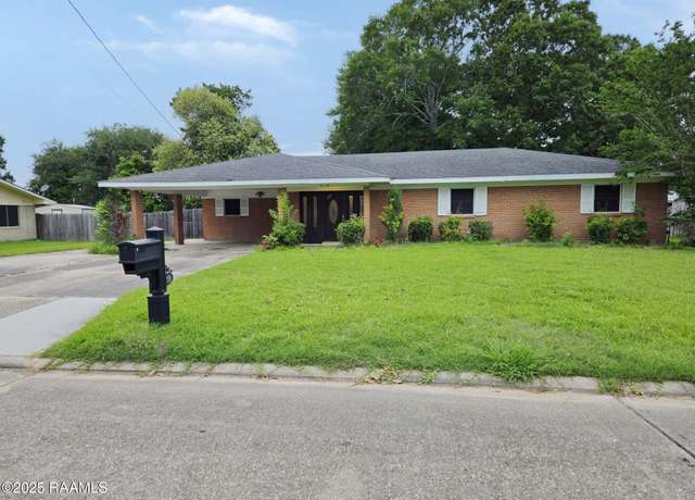Property at 918 Inez Ave, New Iberia, LA 70560, 3 beds, 2 baths