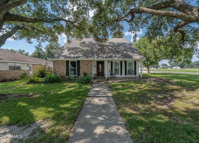 Property at 100 Presbytere Pkwy, Lafayette, LA 70503, 5 beds, 2 baths