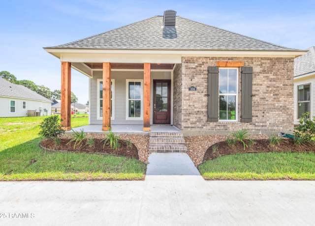 Property at 304 Porch View Dr, Lafayette, LA 70508, 3 beds, 2 baths