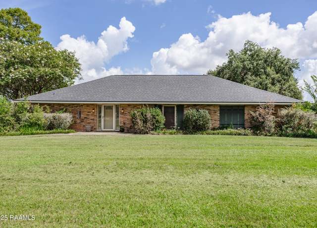 Property at 3212 Captain Cade Rd, Broussard, LA 70518, 3 beds, 3 baths