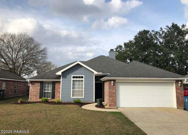 Property at 103 E Weeks Dr, Youngsville, LA 70592, 3 beds, 2 baths