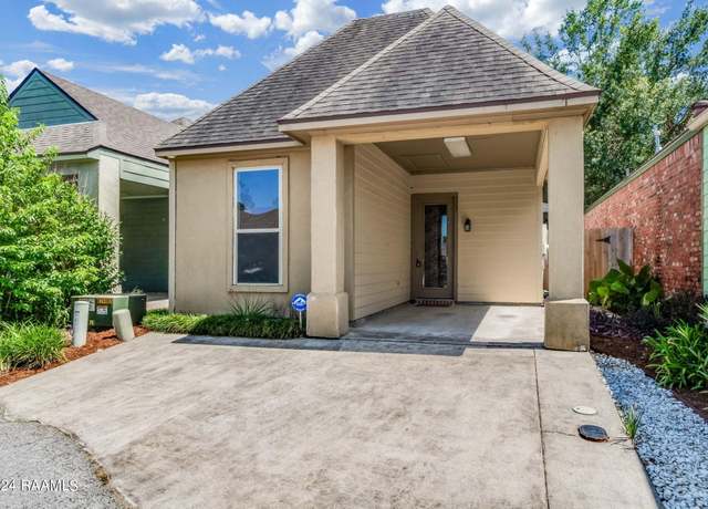 Property at 117 Seaside Ln, Lafayette, LA 70506, 2 beds, 2 baths