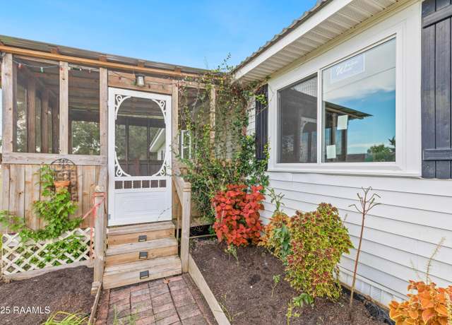 Property at 1058 Raspy Rd, St. Martinville, LA 70582, 2 beds, 1 bath