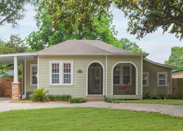Property at 214 Oaklawn Ave, Lafayette, LA 70501, 2 beds, 1 bath
