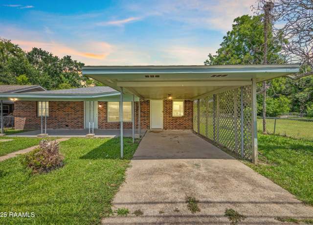Property at 704 Cecile Blvd, Breaux Bridge, LA 70517, 3 beds, 1 bath
