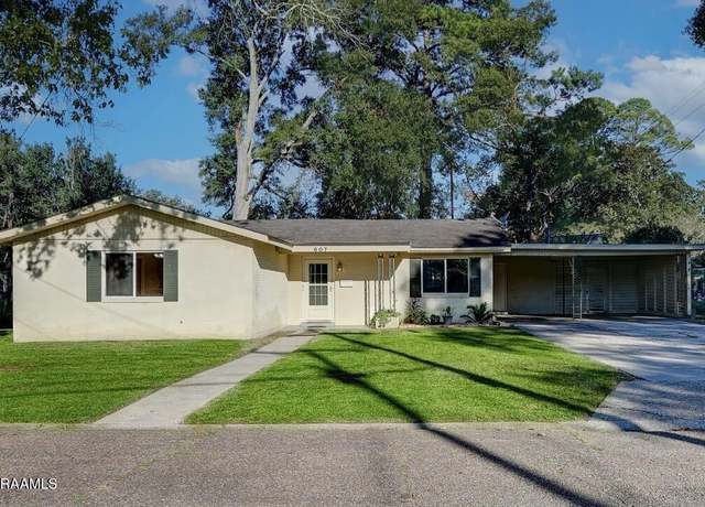 Property at 607 Magnolia Ave, New Iberia, LA 70563, 3 beds, 2 baths