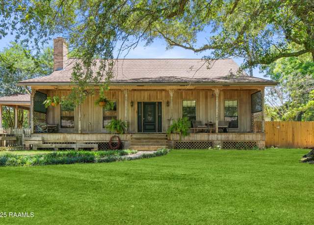 Property at 834 E Grolee St, Opelousas, LA 70570, 2 beds, 1.5 baths
