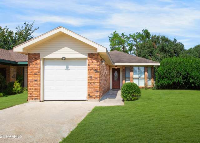 Property at 210 Denier Dr, Lafayette, LA 70508, 3 beds, 2 baths