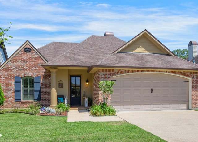 Property at 119 Metairie Ct, Lafayette, LA 70503, 4 beds, 2.5 baths