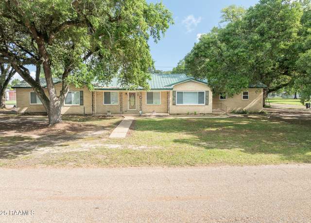 Property at 613 Mulberry St, Mamou, LA 70554, 3 beds, 2 baths