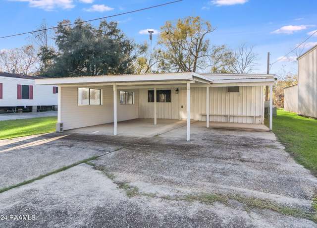 Property at 1044 Jean Lafitte St, Breaux Bridge, LA 70517, 2 beds, 2 baths