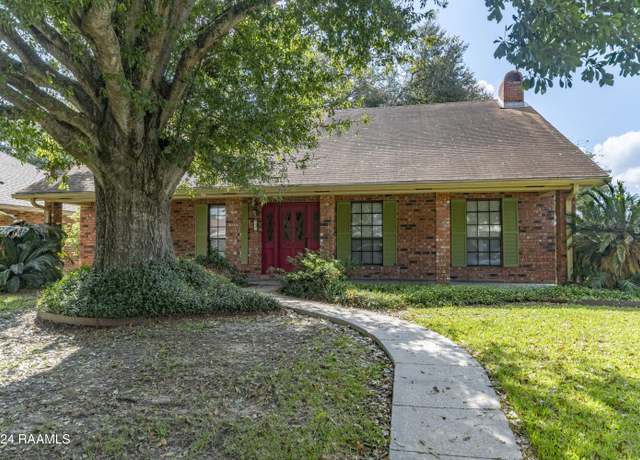 Property at 106 Briarwood Dr, Franklin, LA 70538, 3 beds, 2.5 baths