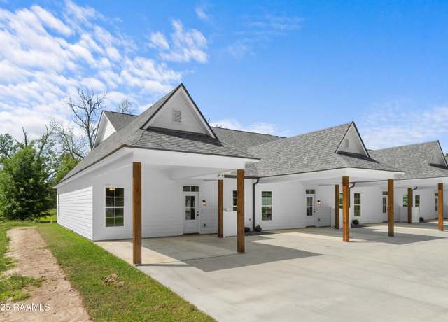 Property at 210 E D St, Rayne, LA 70578, 2 beds, 2 baths