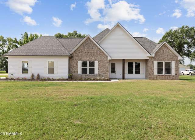 Property at 312 Meghan Dr, Opelousas, LA 70570, 4 beds, 3 baths