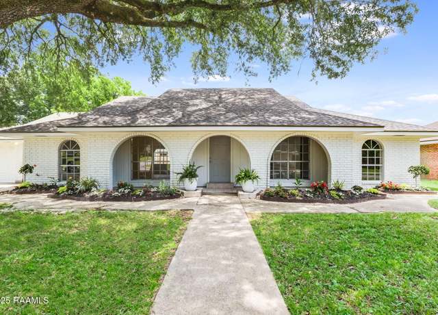 Property at 306 Kees Cir, Lafayette, LA 70506, 3 beds, 2 baths