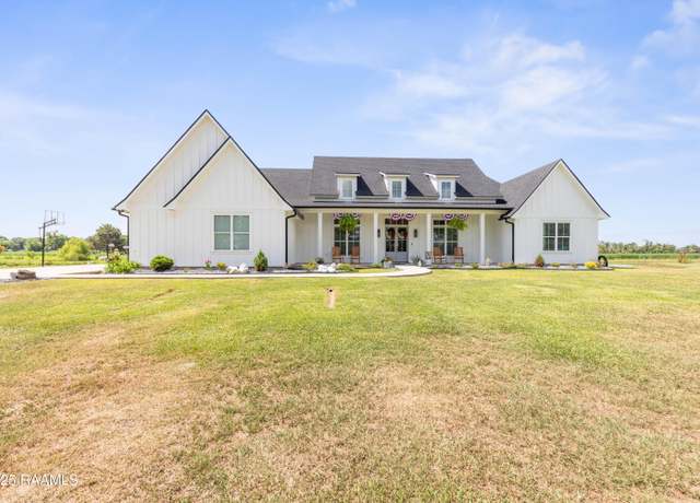 Property at 4011 Sea Breeze Pvt Dr, Youngsville, LA 70592, 4 beds, 3.5 baths