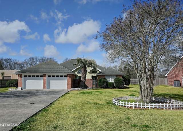 Property at 413 Jacqueline Dr, New Iberia, LA 70563, 4 beds, 2 baths