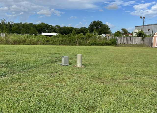 Property at 110 Laurelwood Dr, Lafayette, LA 70501