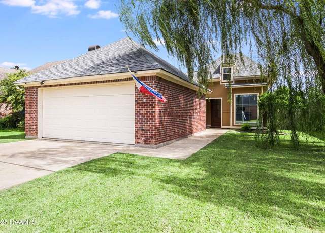 Property at 404 Braxton Dr, Youngsville, LA 70592, 3 beds, 2 baths