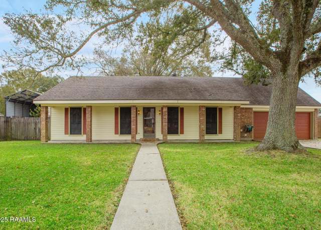 Property at 107 W Bayou Shore St, Lafayette, LA 70508, 3 beds, 3 baths