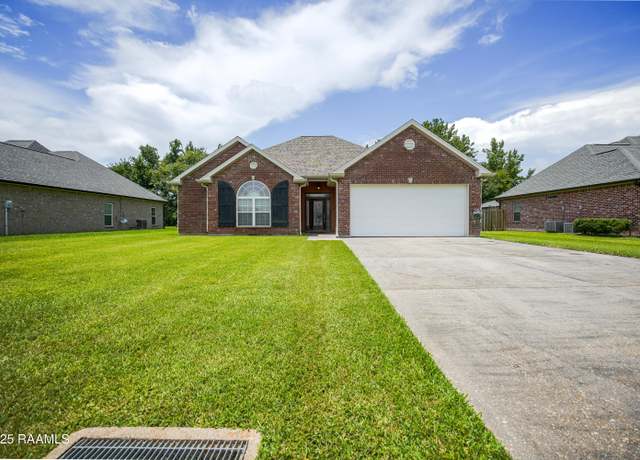 Property at 447 Sugar Trail St, Houma, LA 70364, 3 beds, 2 baths