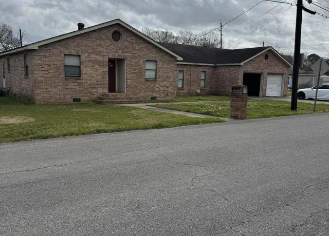 Property at 108 Cora Street St, Lafayette, LA 70501, 3 beds, 2.5 baths