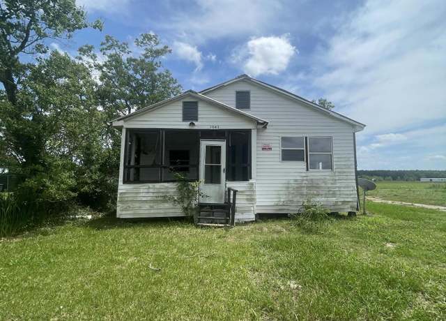 Property at 1043 Campbell Ave, Ville Platte, LA 70586, 3 beds, 2 baths