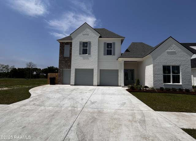 Property at 208 Crossbill Dr, Lafayette, LA 70508, 5 beds, 3.5 baths
