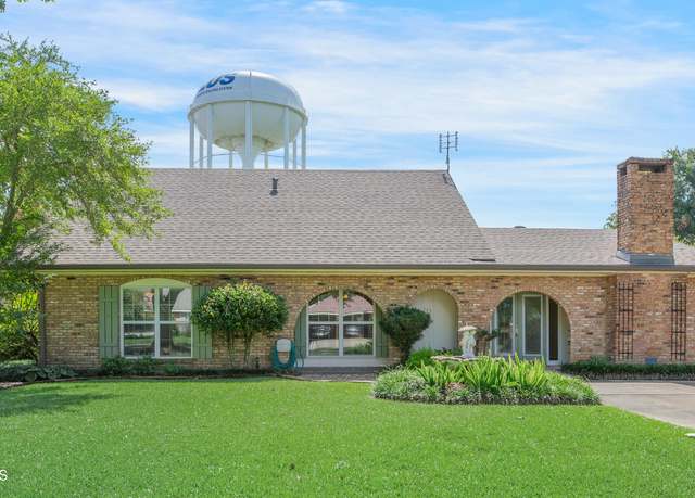 Property at 115 Highland Dr, Lafayette, LA 70506, 4 beds, 2.5 baths